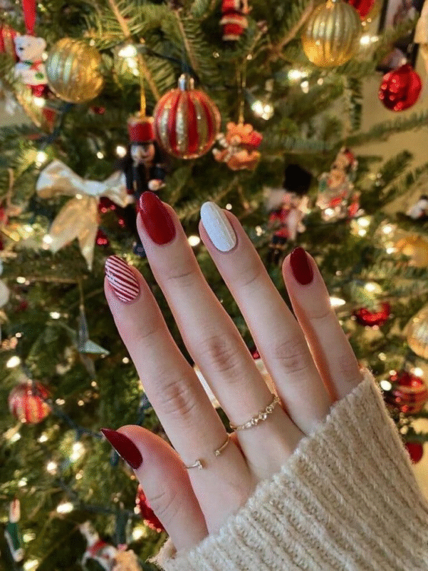 Minimalist Nail Designs